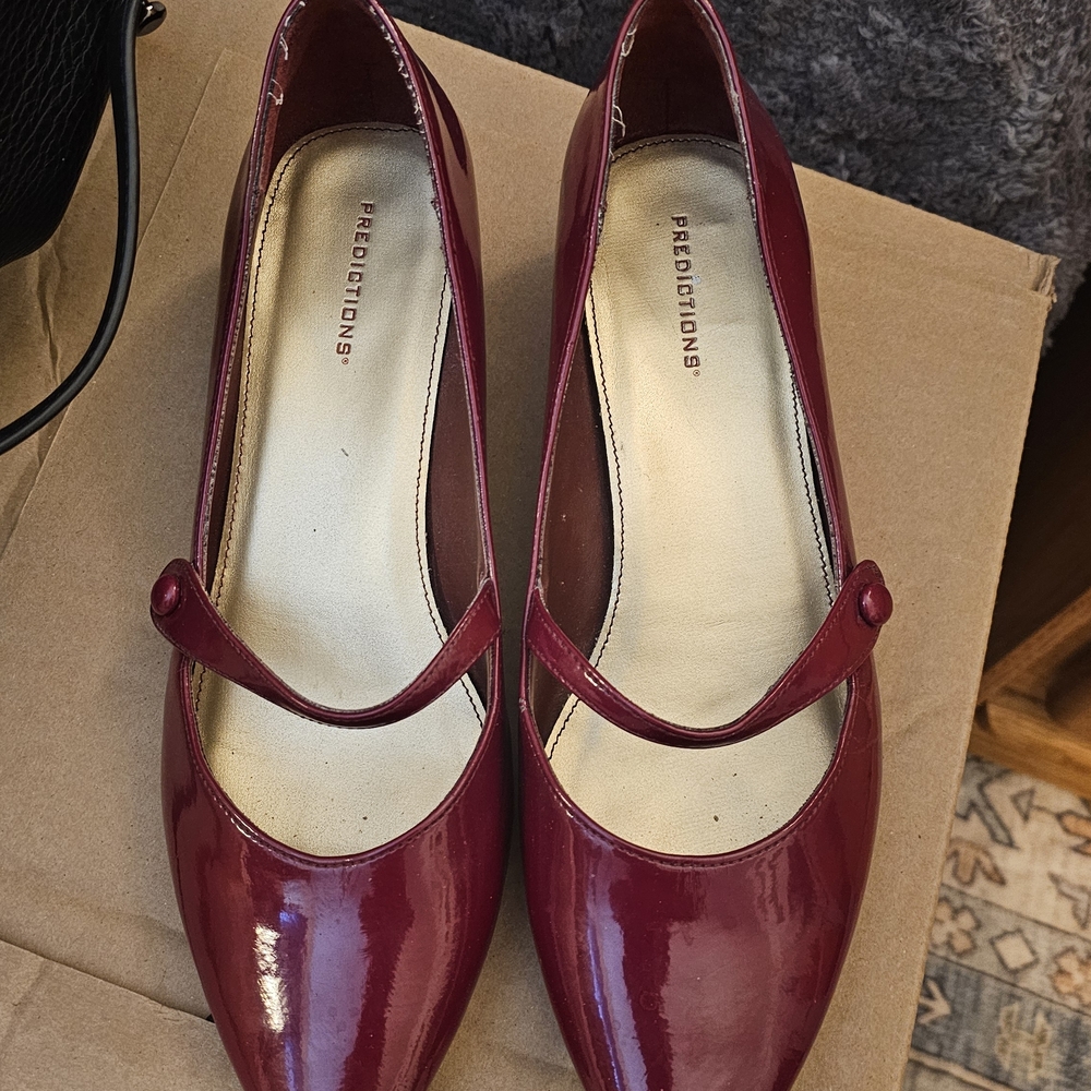 Predictions Women's red patent leather Mary Jane Shoes